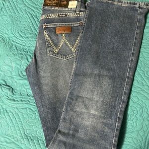 Women’s wrangler retro boot cut size 3x36